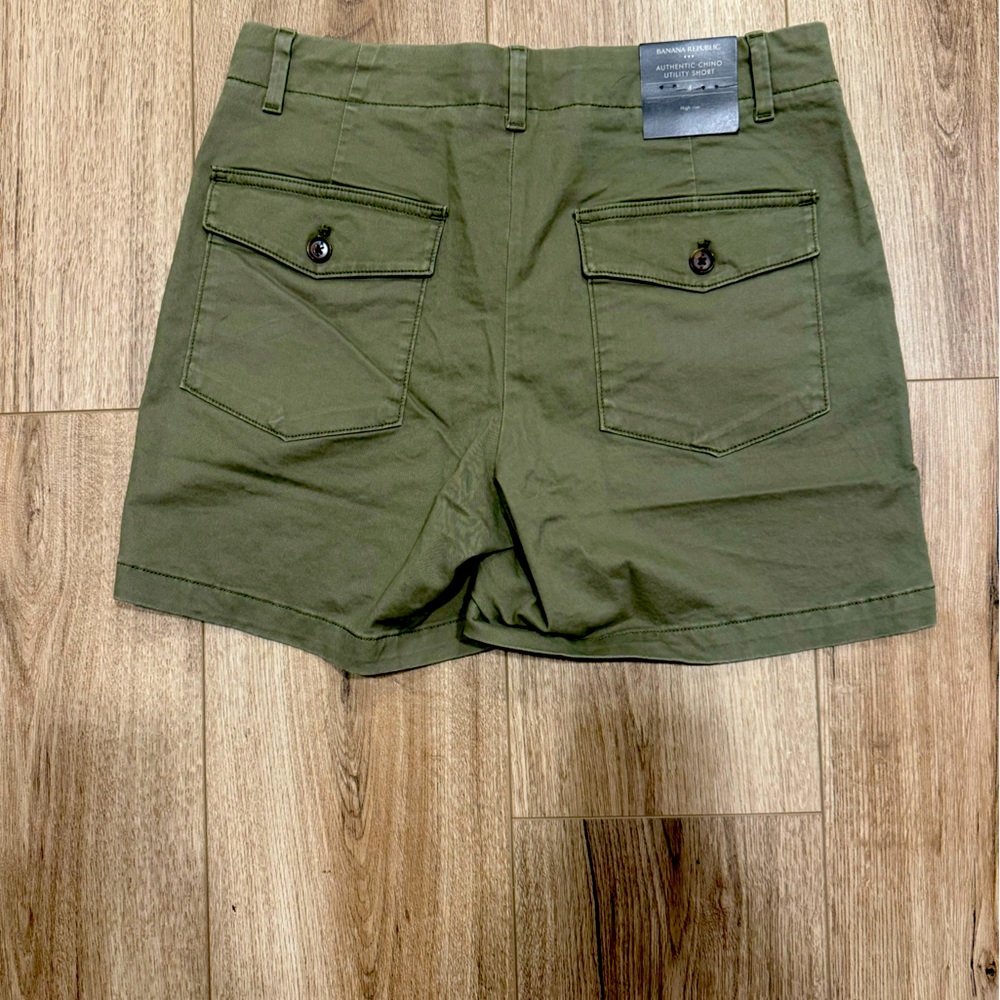 NWT green chino utility shorts